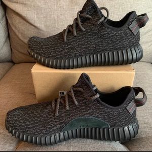 Black yeezies size 13